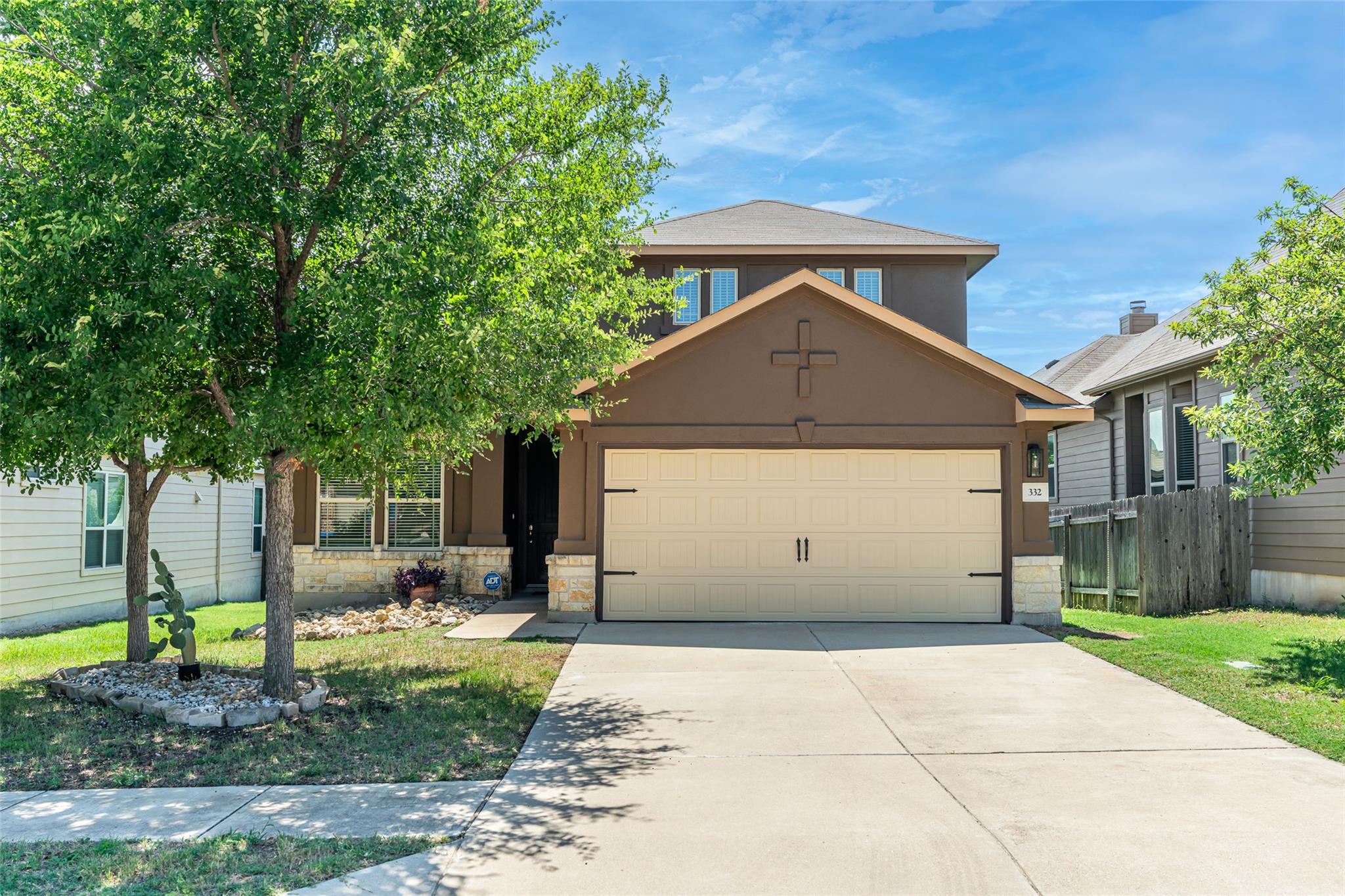 332 Quarry LN