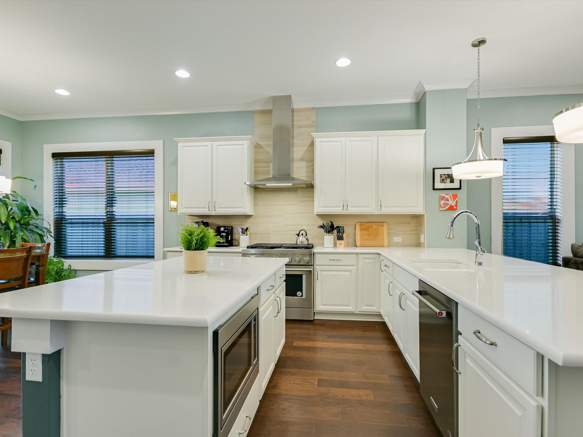 Georgetown, Texas 78626, United States, 3 Bedrooms Bedrooms, ,3 BathroomsBathrooms,Residential,Pending,48448