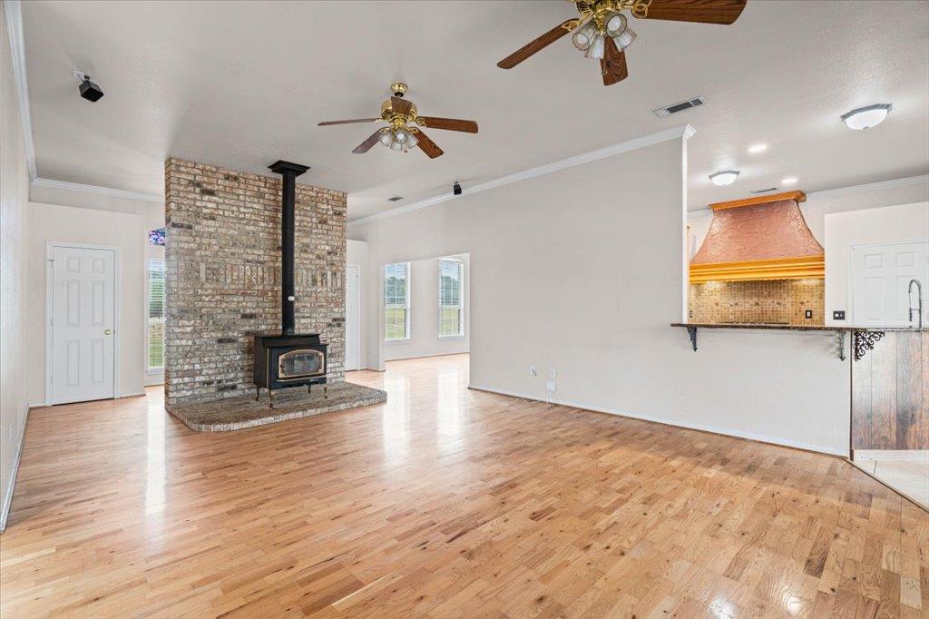 943 Honeysuckle DR