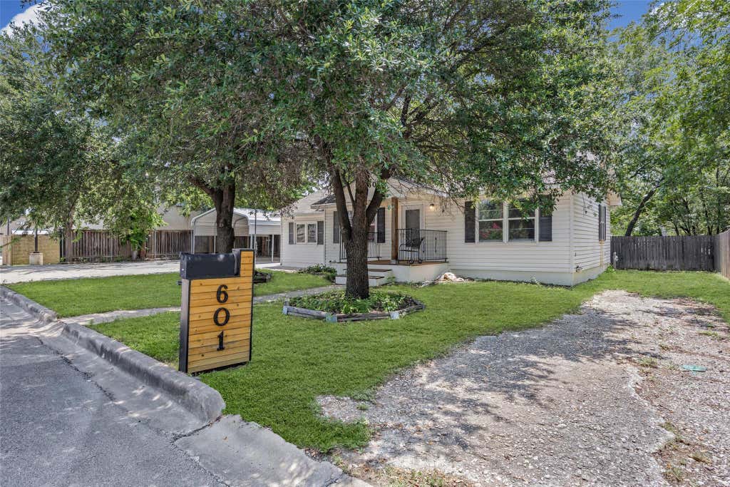 Photo of 601 Zunker ST, San Marcos, TX 78666 (MLS # 3913111)