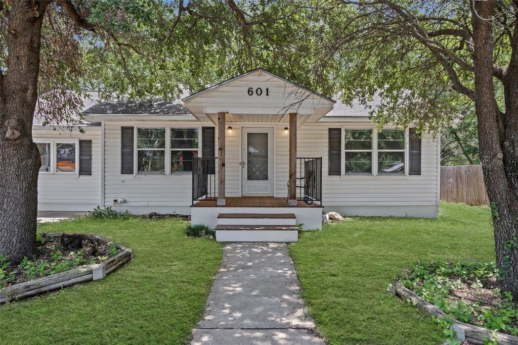 Photo of 601 Zunker ST, San Marcos, TX 78666 (MLS # 3913111)
