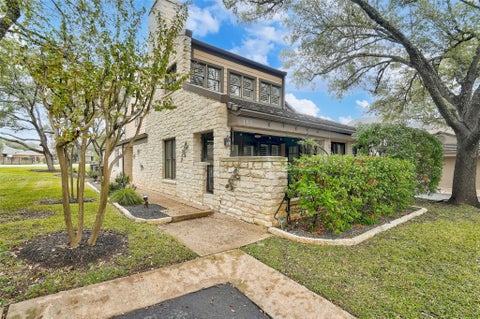 Photo of 101 WEST EAGLE DR #101, Lakeway, TX 78738 (MLS # 7580993)