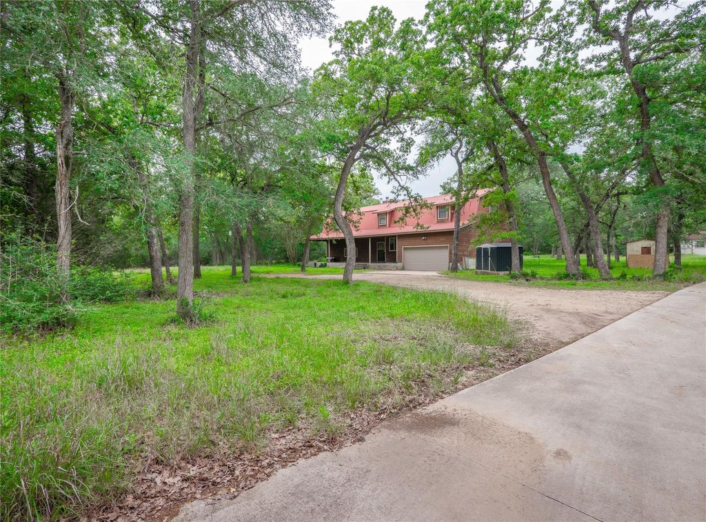 Photo of 222 Indiana RD, Lockhart, TX 78644 (MLS # 9019524)