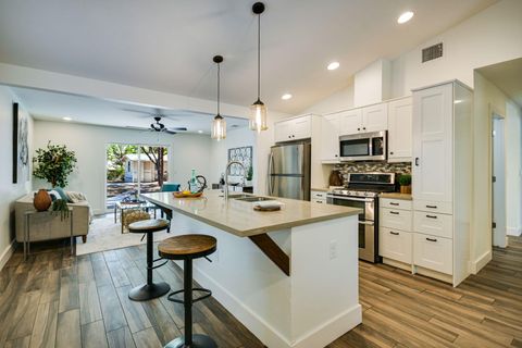 Tiny photo for 1615 Deloney ST, Austin, TX 78721 (MLS # 5114677)