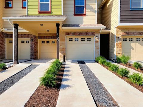 Photo of 7900 Wildcat PASS, Austin, TX 78757 (MLS # 6545838)
