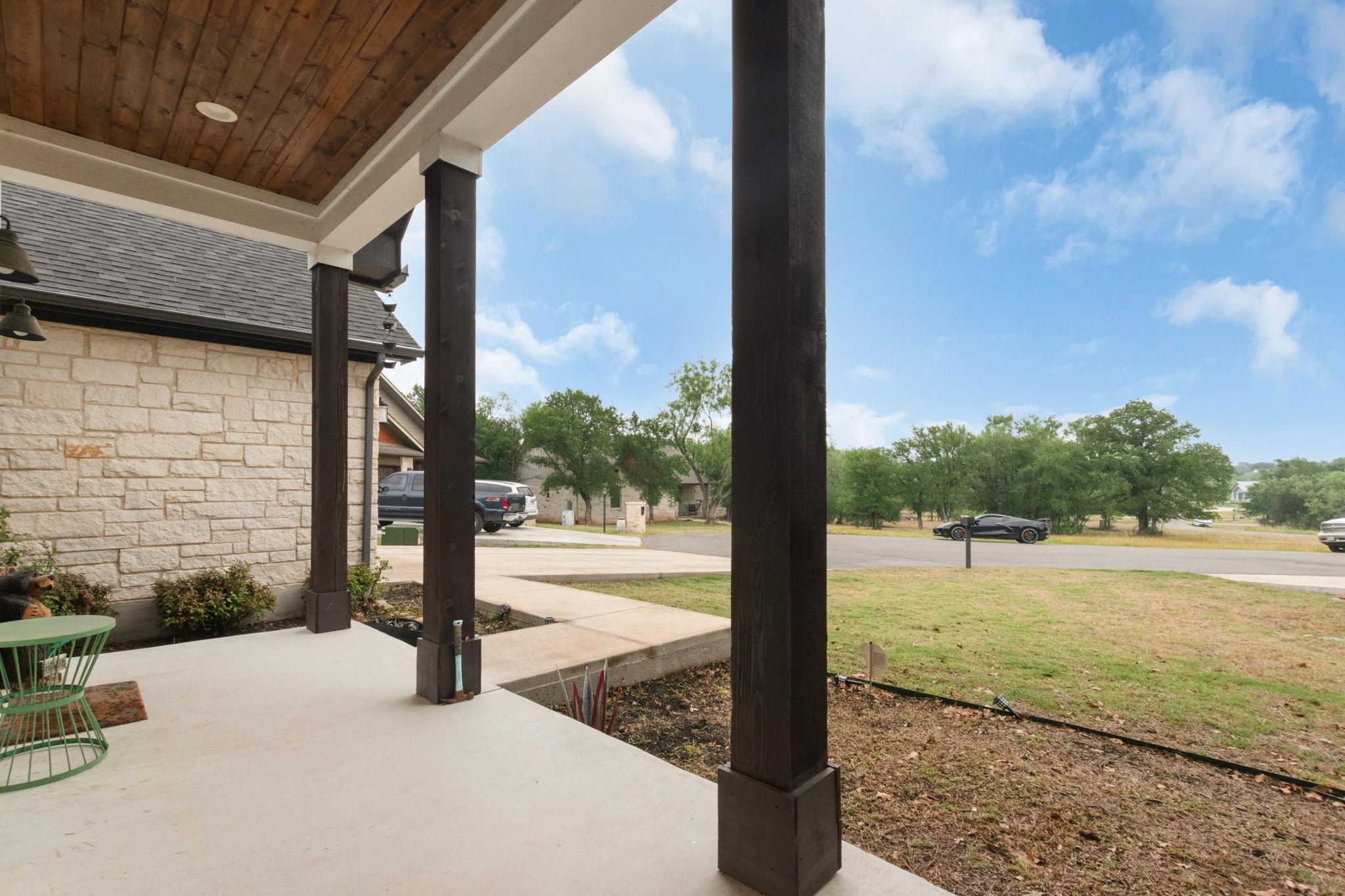 110 Lakecliff CV