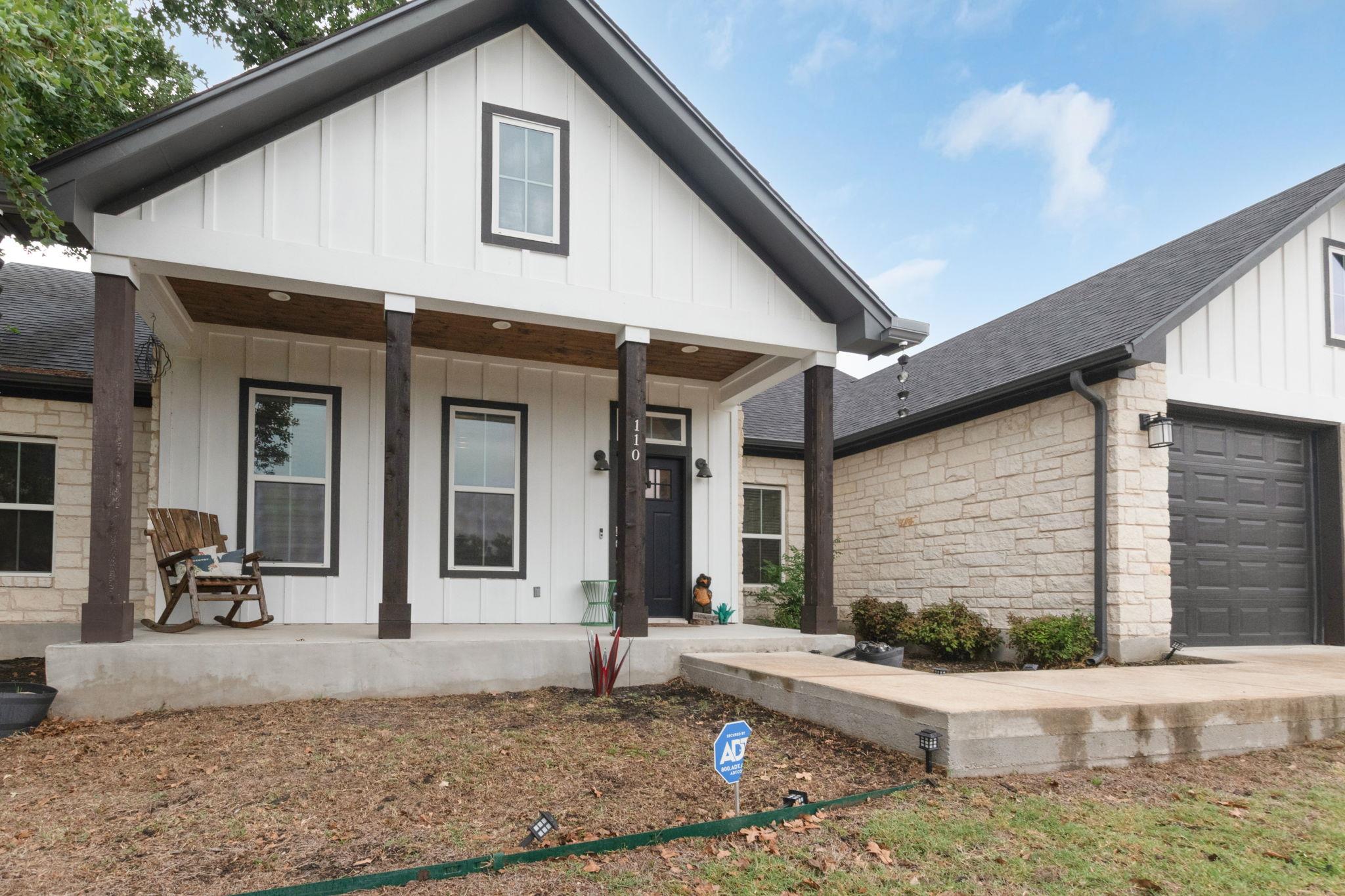 110 Lakecliff CV