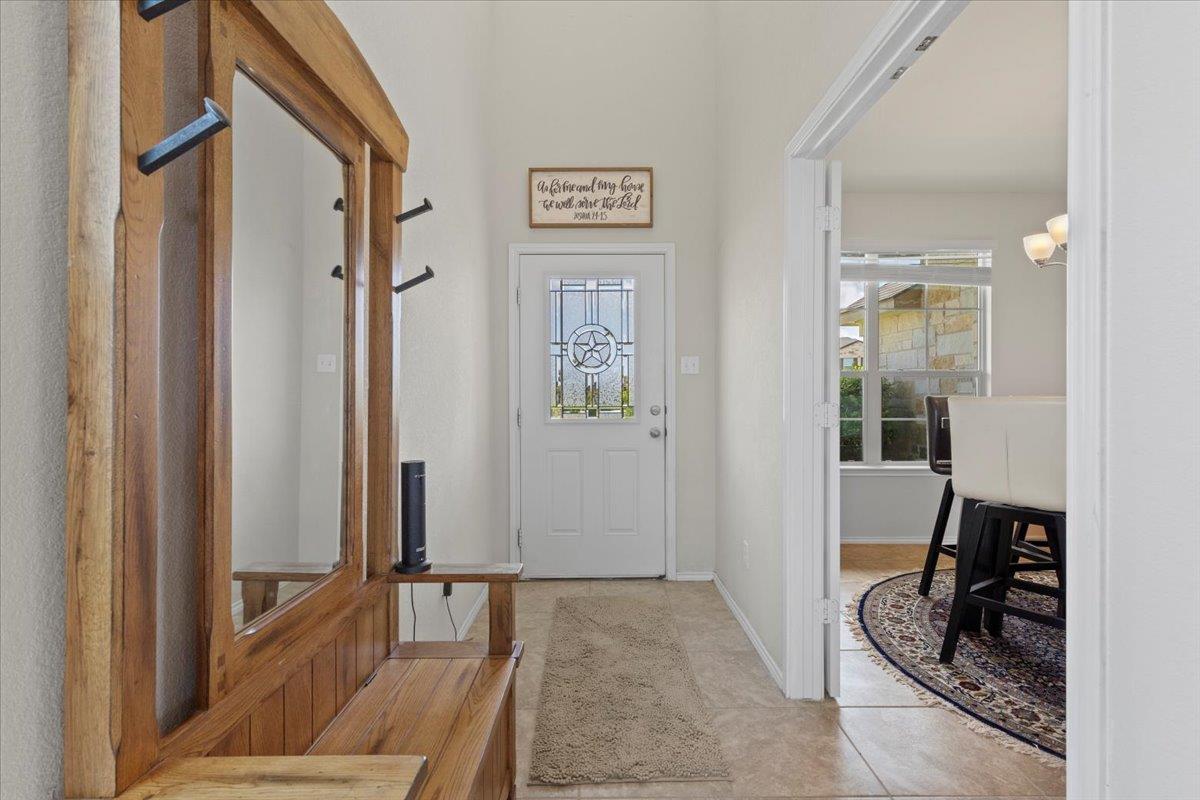 212 Plata LN