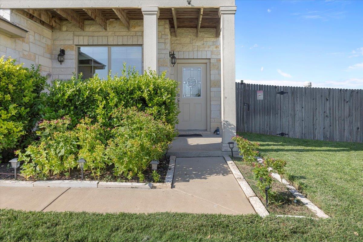 212 Plata LN