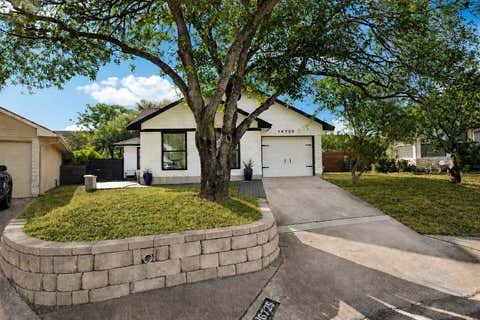 Photo of 16725 Whitebrush LOOP, Austin, TX 78717 (MLS # 2877888)