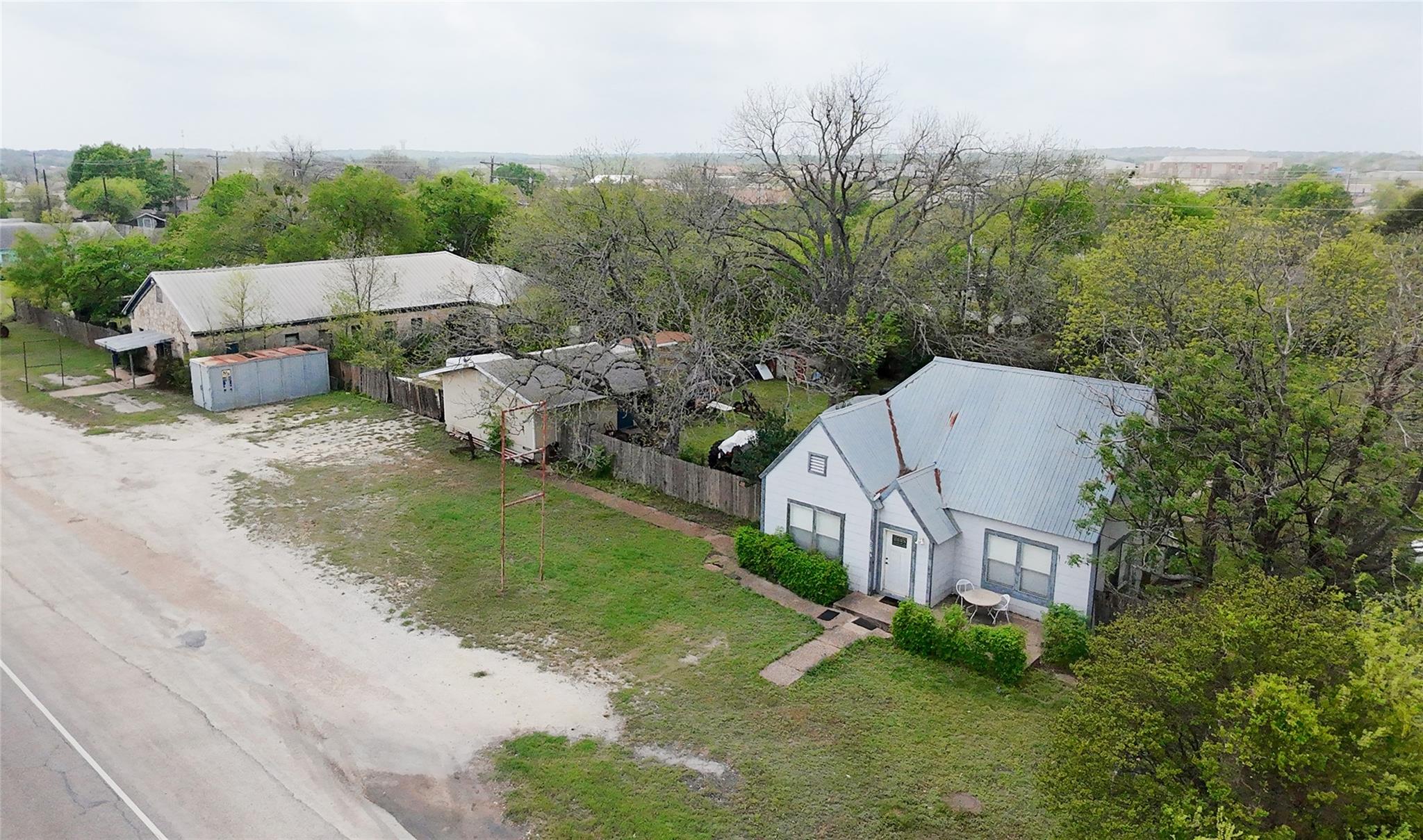 201-205 S Highway 183