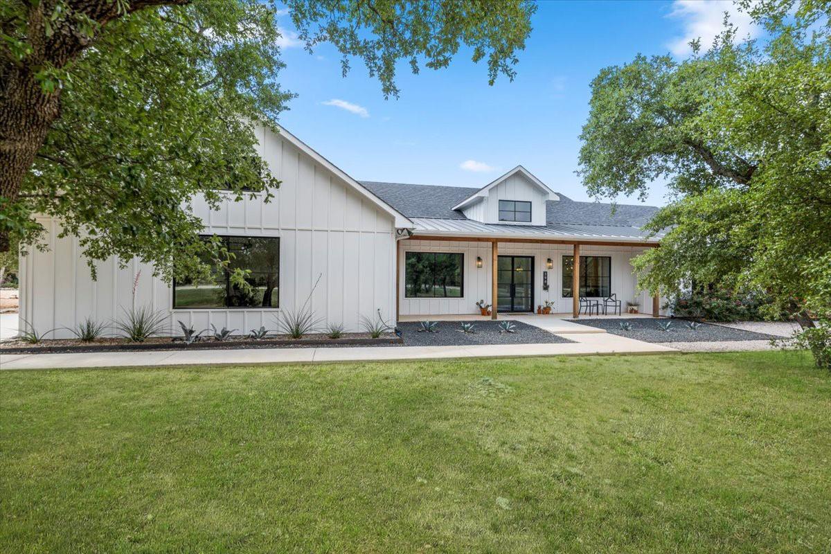 300 & 296 IVY Drive