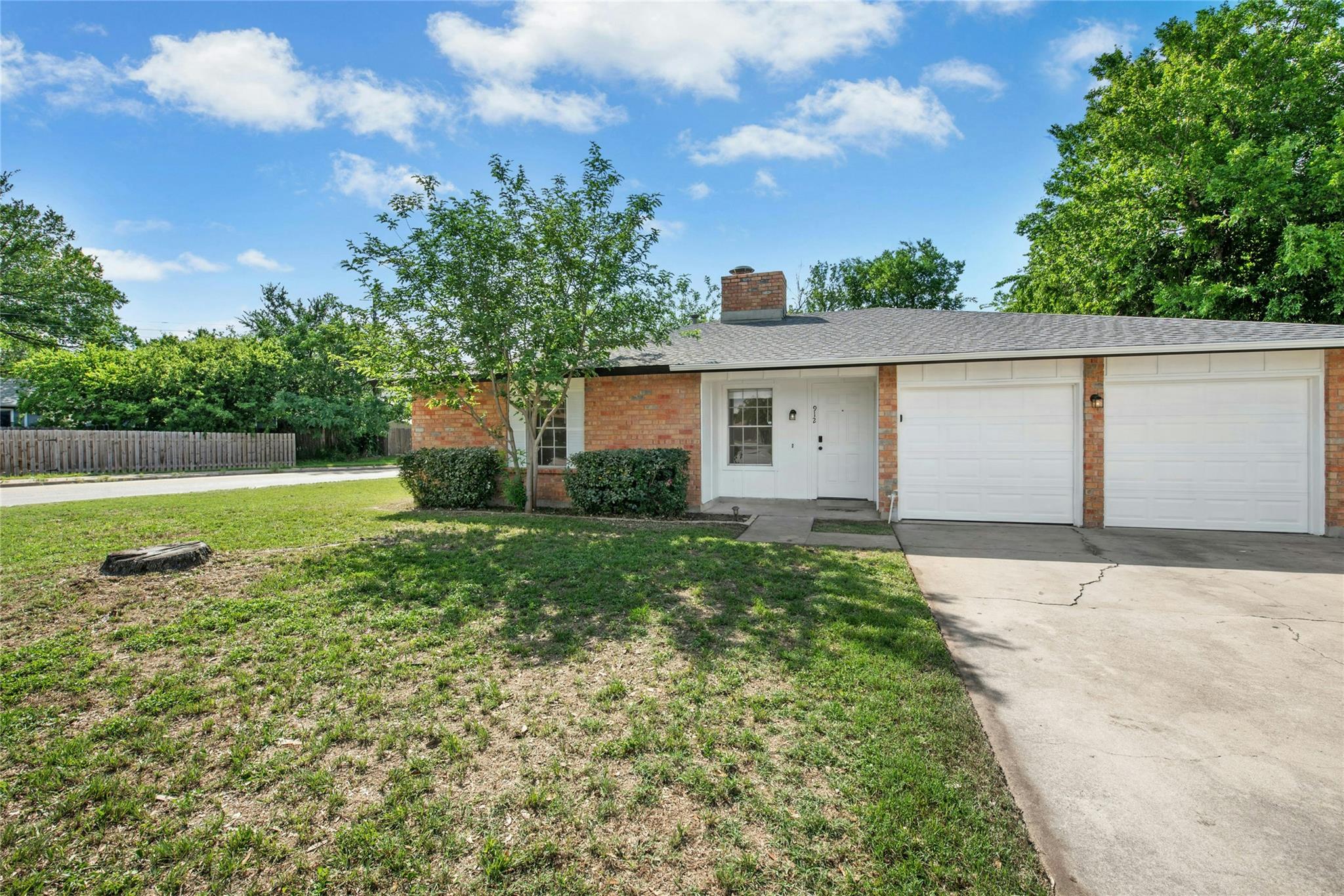 912 Cactus DR