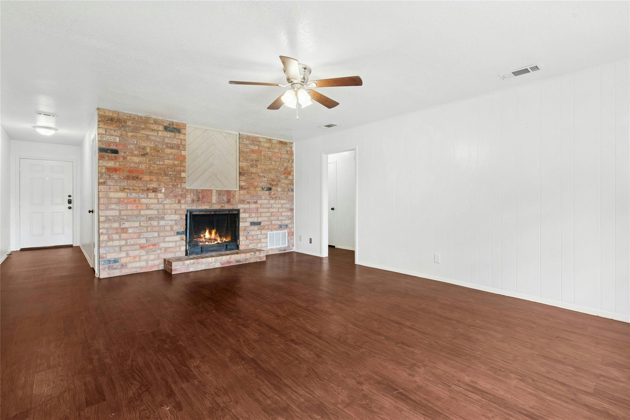 912 Cactus DR