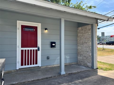 Photo of 6003 Cameron RD #A, Austin, TX 78723 (MLS # 2770182)