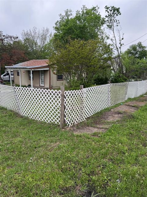 Tiny photo for 310 E Parsons ST, Manor, TX 78653 (MLS # 6801842)
