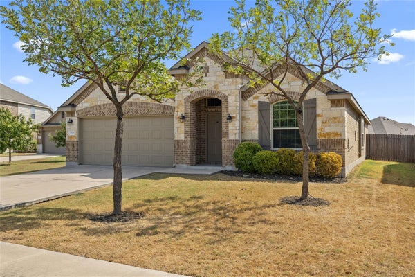 1008 COCONUT CV, HUTTO, TX 78634 - Image d3c6bc6c9b3e52bccd7f7ee89842b4d7/3039599484