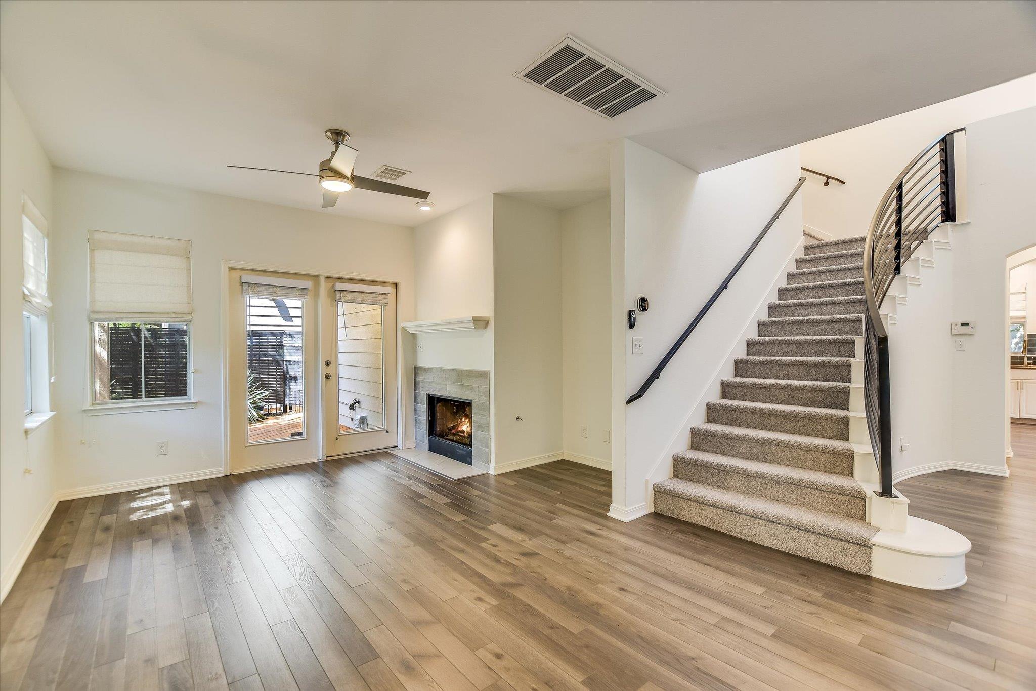1011 Brodie ST 8