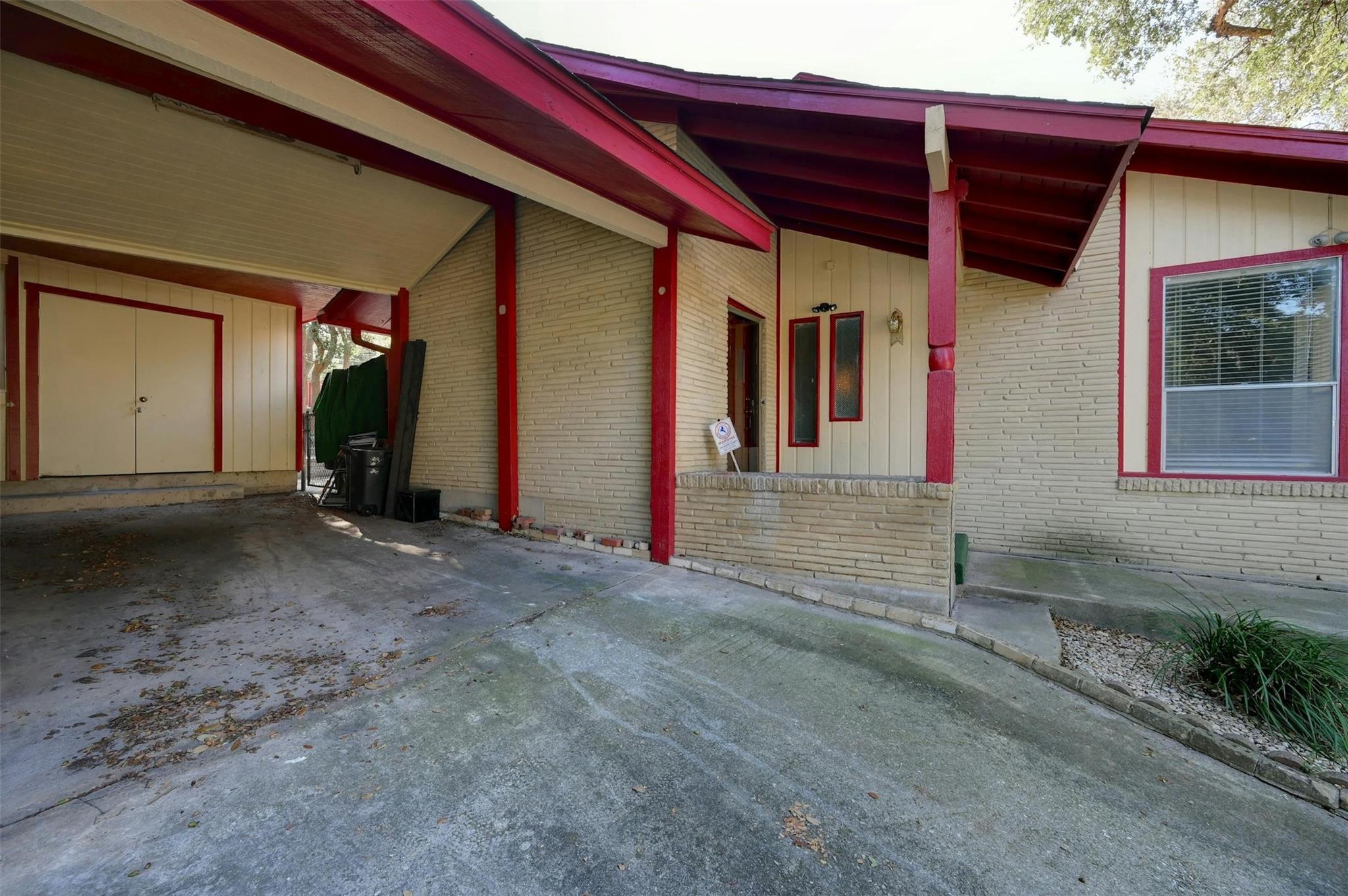 9006 Rock Cliff RD