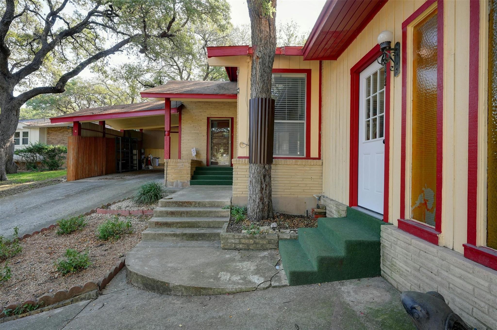 9006 Rock Cliff RD
