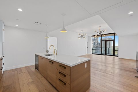 70 Rainey ST 1901 Austin TX 78701