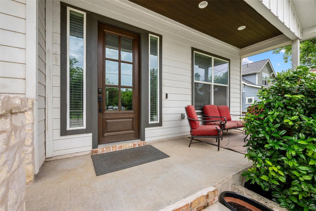 Photo of 408 W 16th ST, Georgetown, TX 78626 (MLS # 6344022)