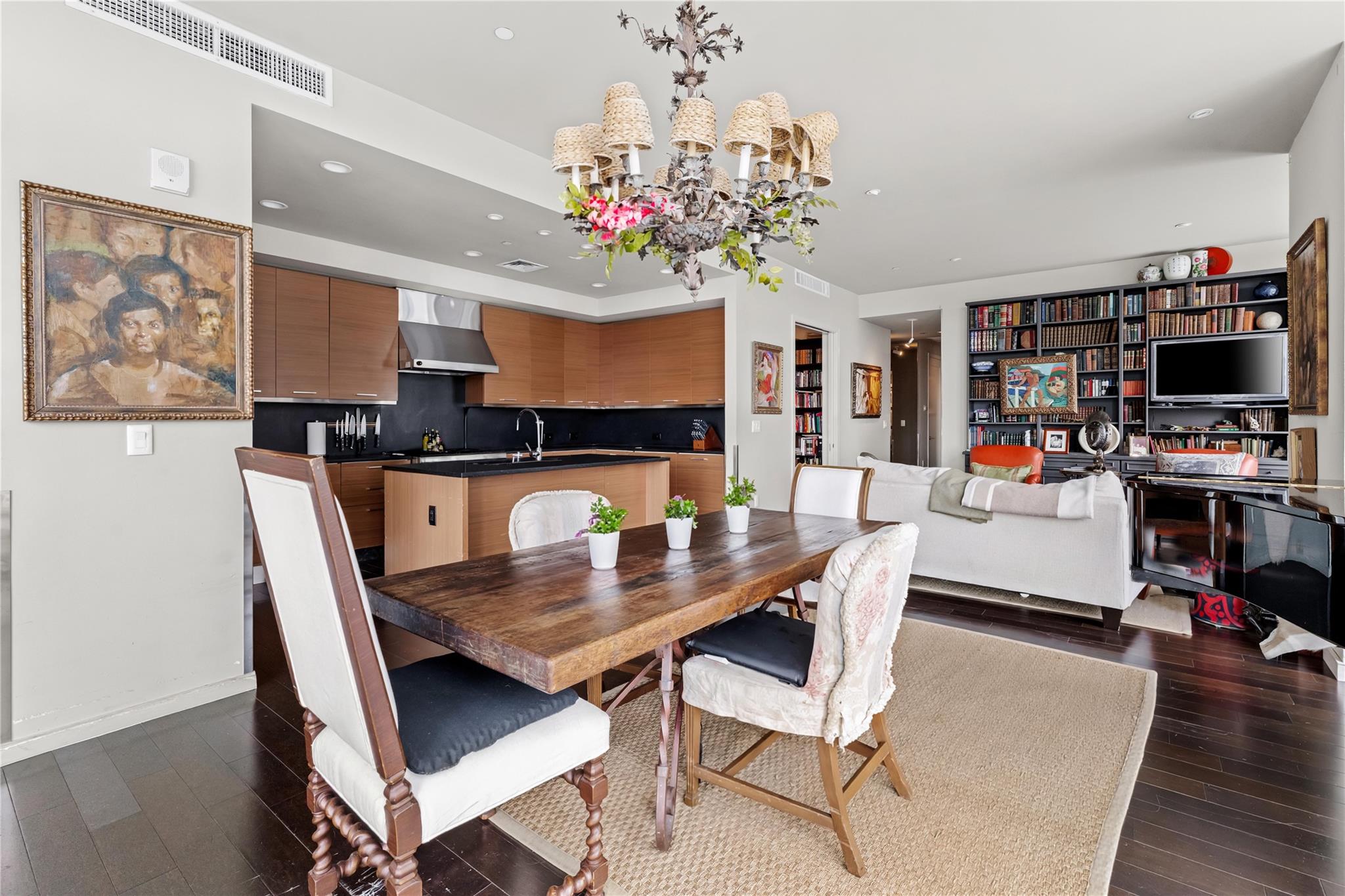 200 Congress Ave 11F