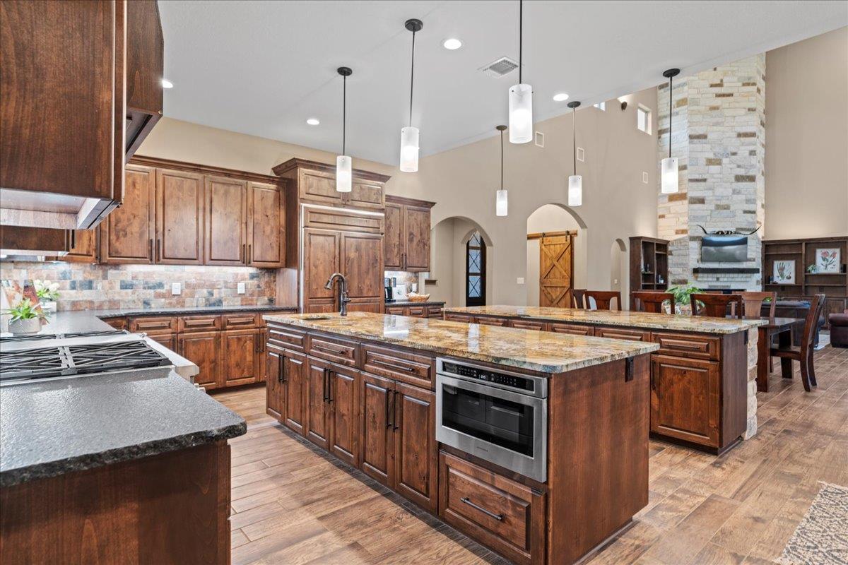 1951 Bridlewood Ranches DR