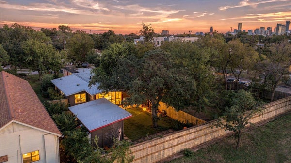 3504 WEST AVE, AUSTIN, TX 78705 - Image d3e85acd93ad499802aa438bbbfb143b/113391100