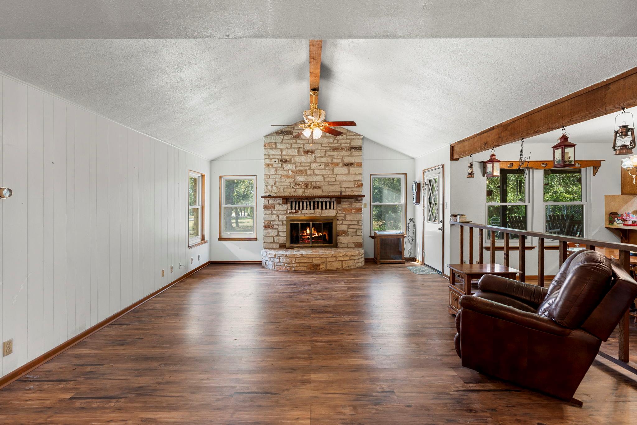 315 Caracara DR