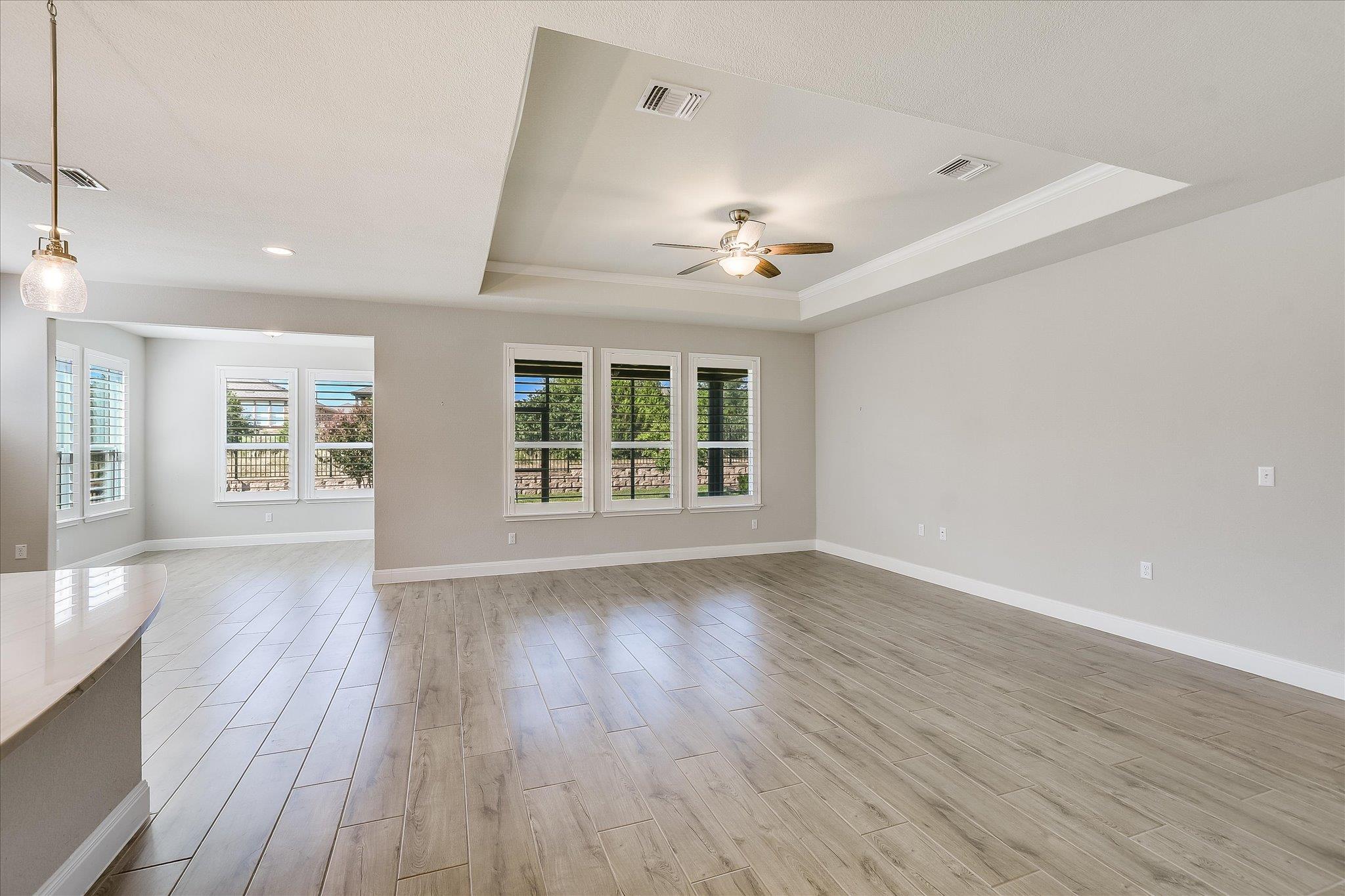 213 Notched Bow LN