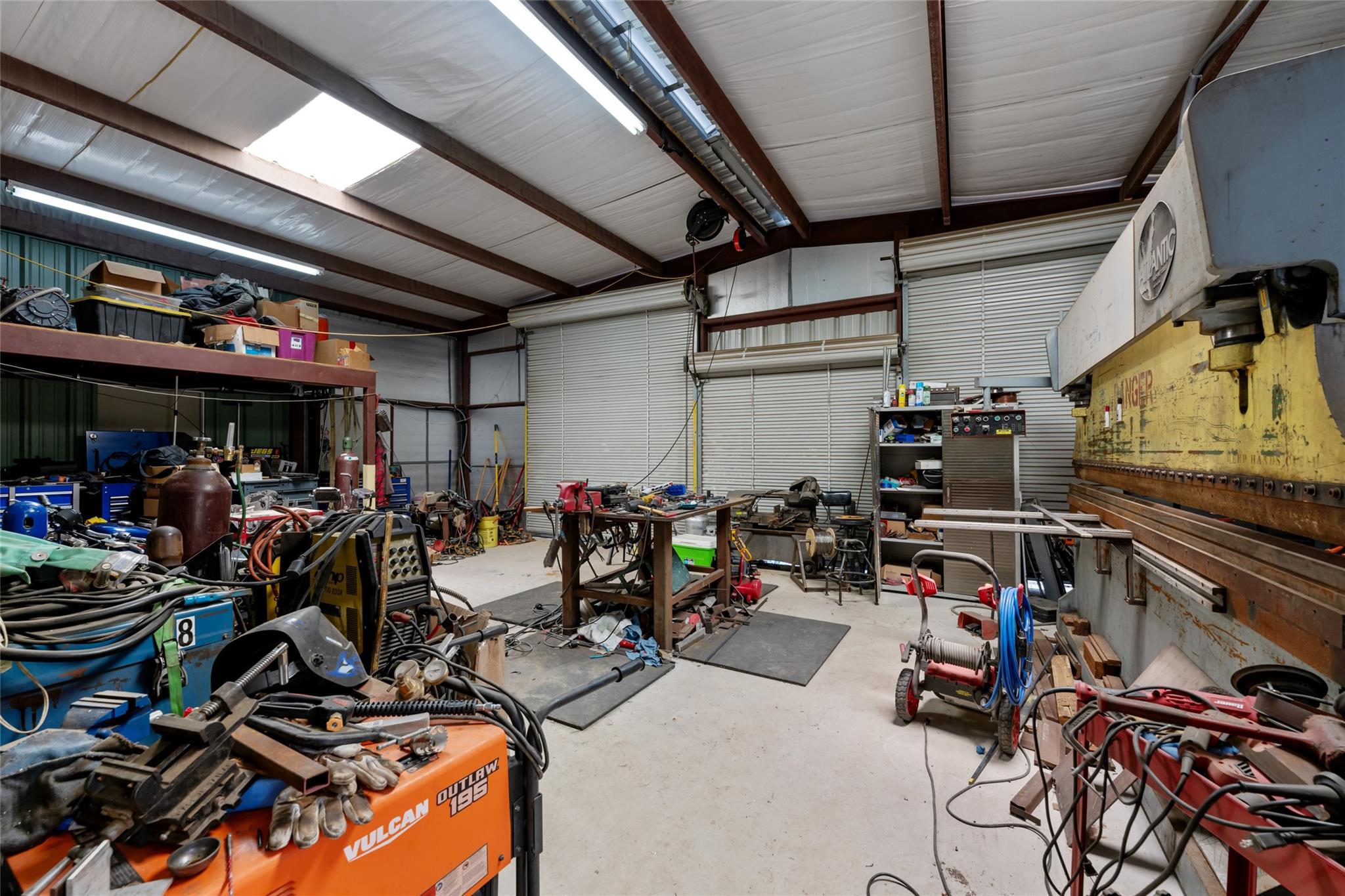 21511 W STATE HY 71 W
