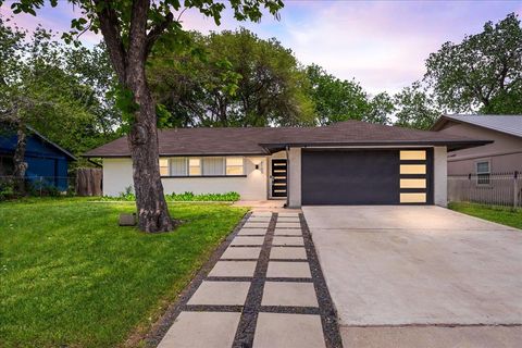 Photo of 2108 Deadwood DR, Austin, TX 78744 (MLS # 7768631)