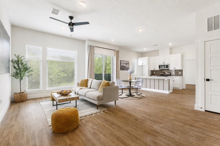 Photo 1 of 22 — 1811 Webberville RD 1206, Austin, TX 78721
