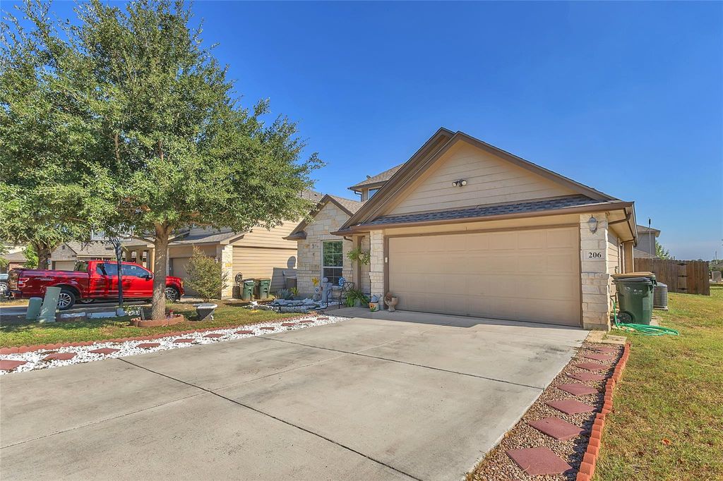 Photo of 206 Linden LN, San Marcos, TX 78666 (MLS # 2558234)