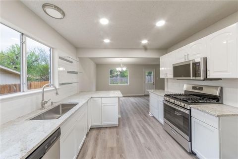 Photo of 3901 Skipton DR, Austin, TX 78727 (MLS # 3445594)