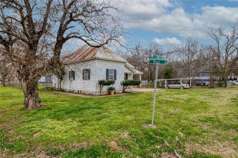 A home in Smithville