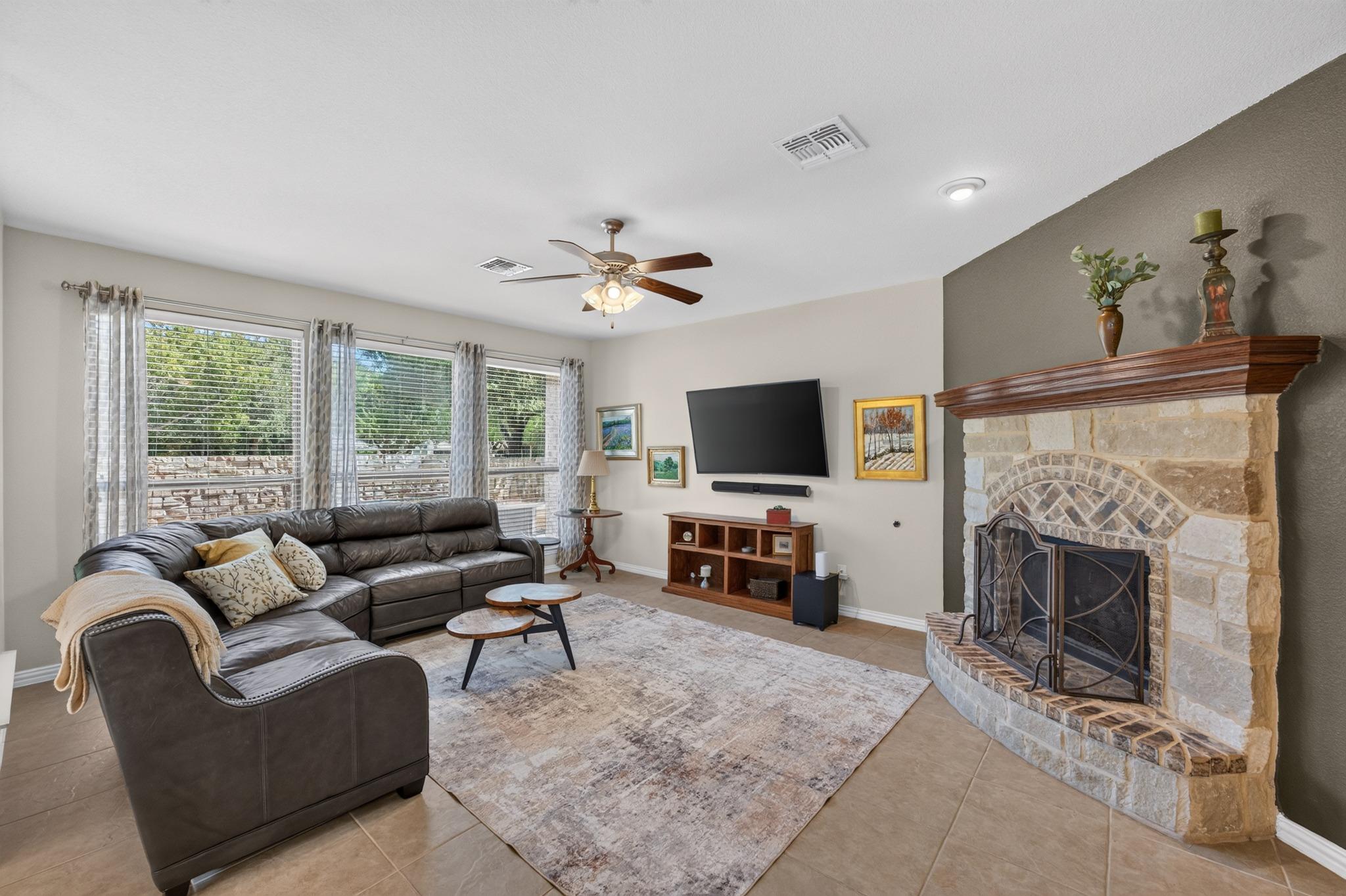 3813 Campfire DR