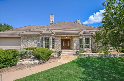 Photo of 2104 Chipshot CT, Spicewood, TX 78669 (MLS # 2376889)