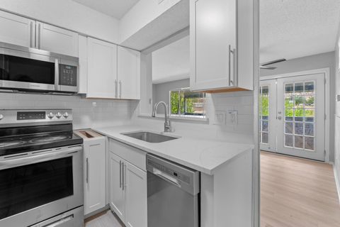 Photo of 8903 Parkfield Dr DR #203, Austin, TX 78758 (MLS # 1744972)