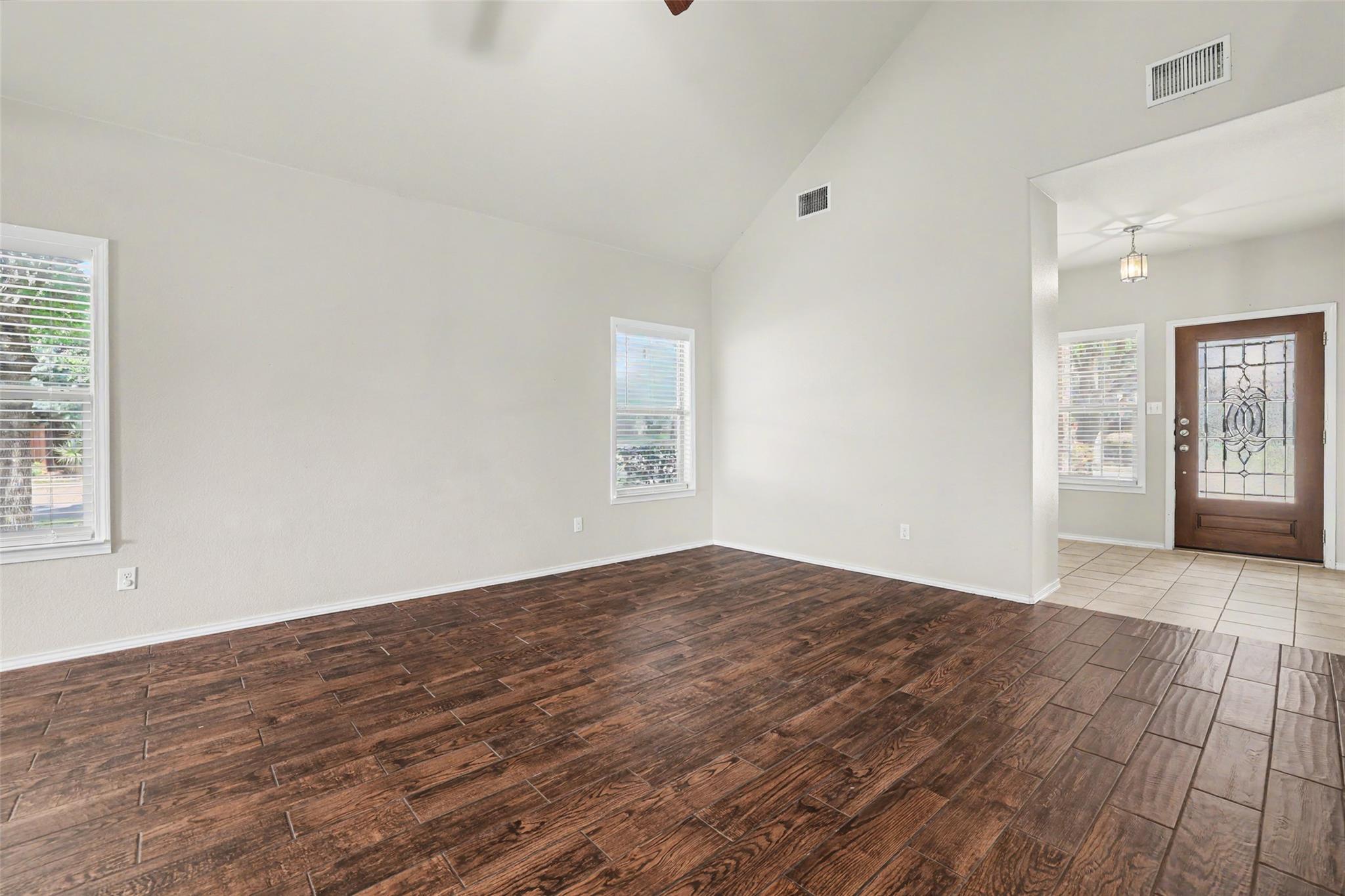 400 Falcon LN