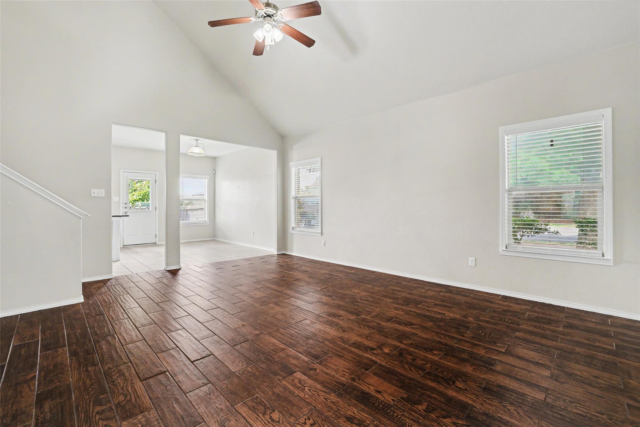 400 Falcon LN