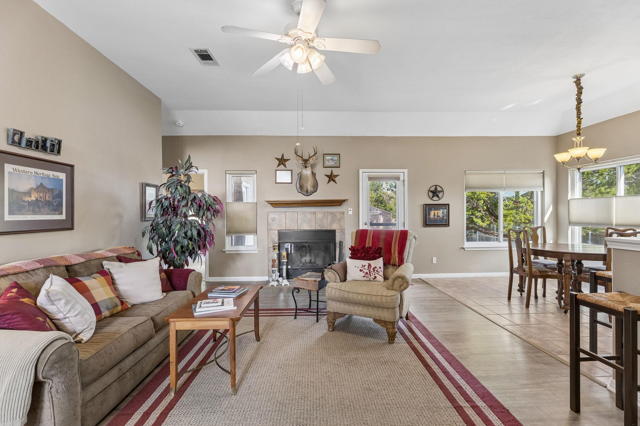 1 Rock Hollow CIR