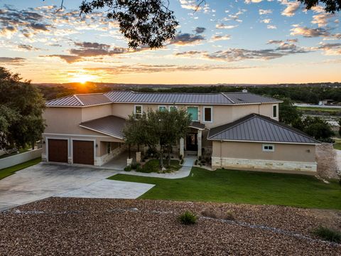 Photo of 1472 Kings Cove DR, Canyon Lake, TX 78133 (MLS # 4529054)