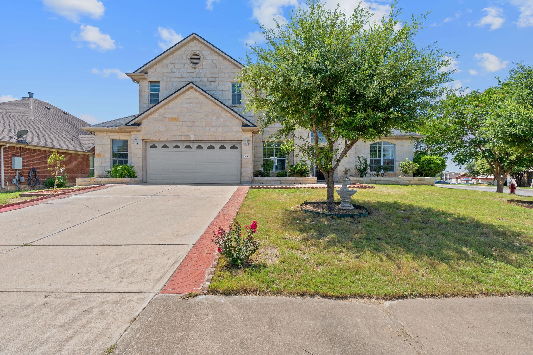 1689 Amberwood LOOP