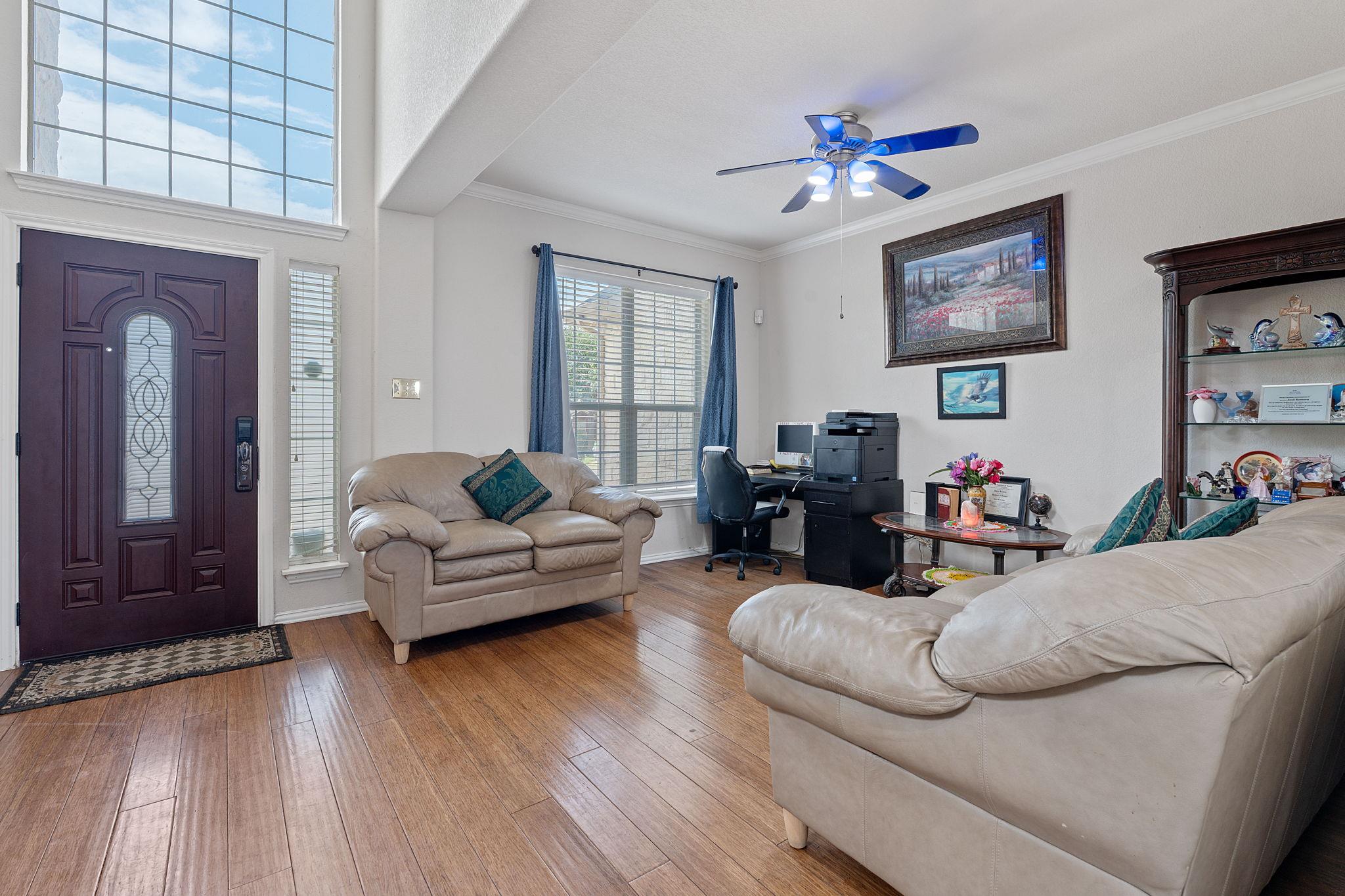 1689 Amberwood LOOP