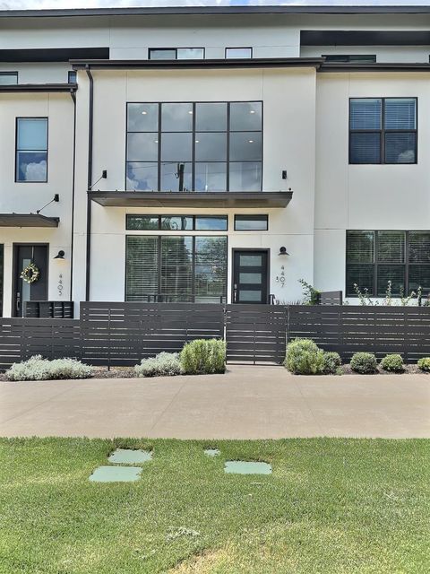 Photo of 4407 Grotto DR, Austin, TX 78731 (MLS # 1856478)