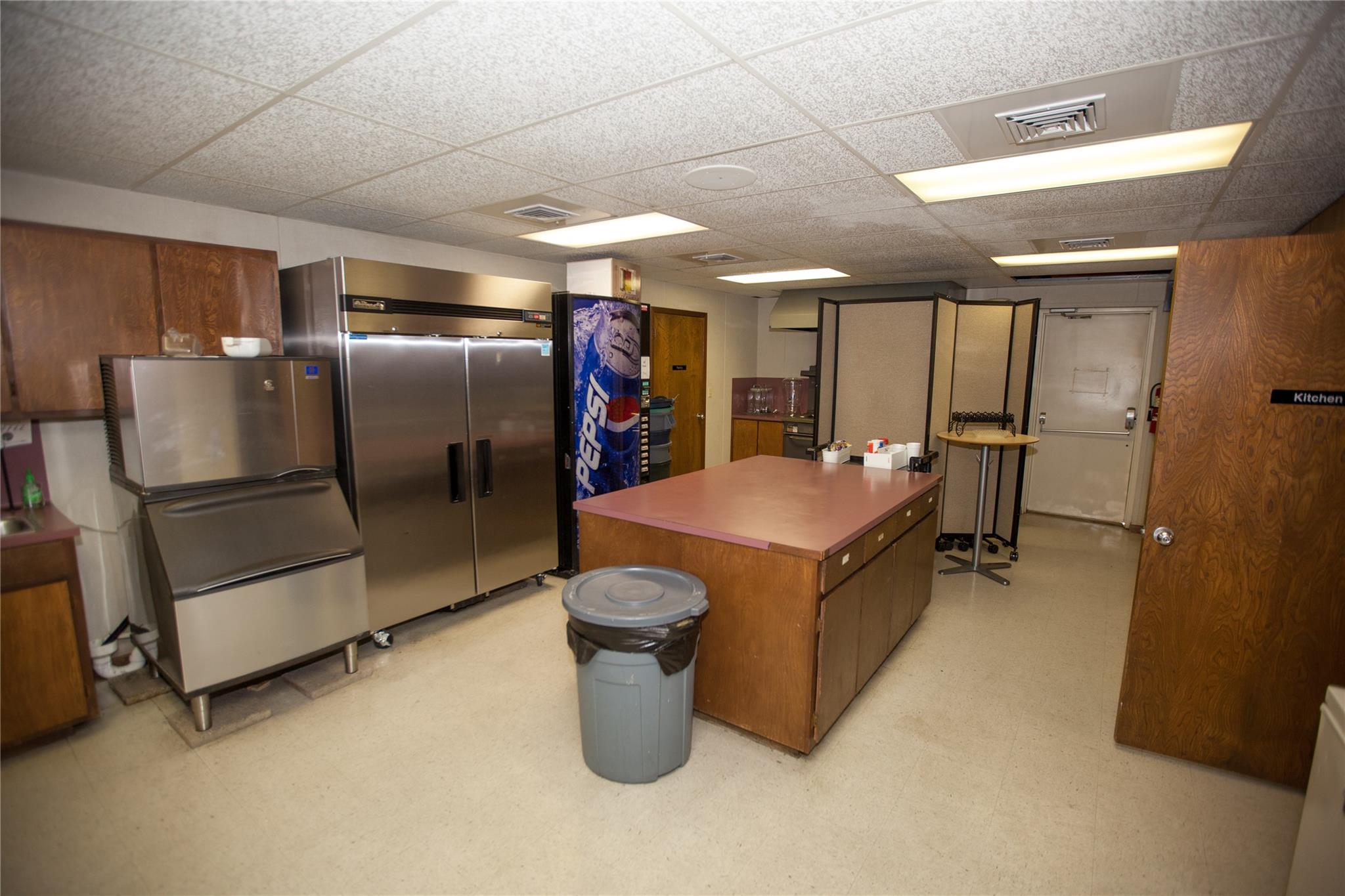 1004 W Whitestone BLVD