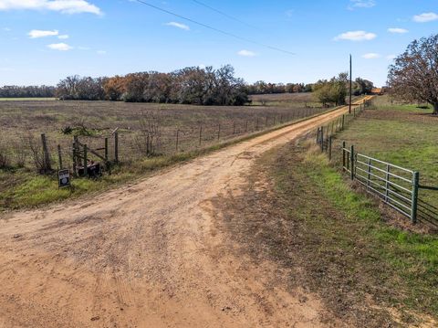 Photo of 5040 County Road 320, Rockdale, TX 76567 (MLS # 1630750)