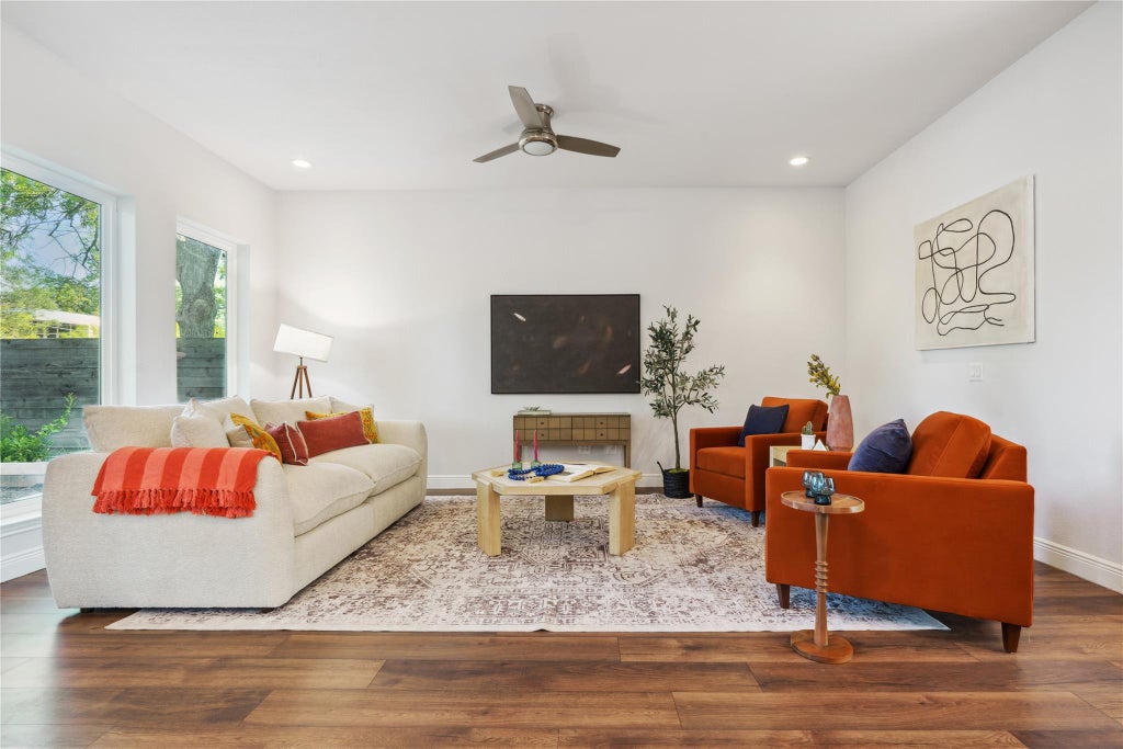 Photo of 906 Linden ST #A, Austin, TX 78702 (MLS # 3448898)